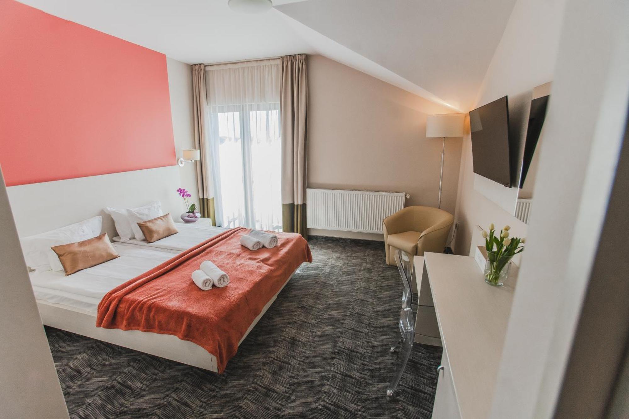 Caro Boutique Hotel Nagyvárad Kültér fotó